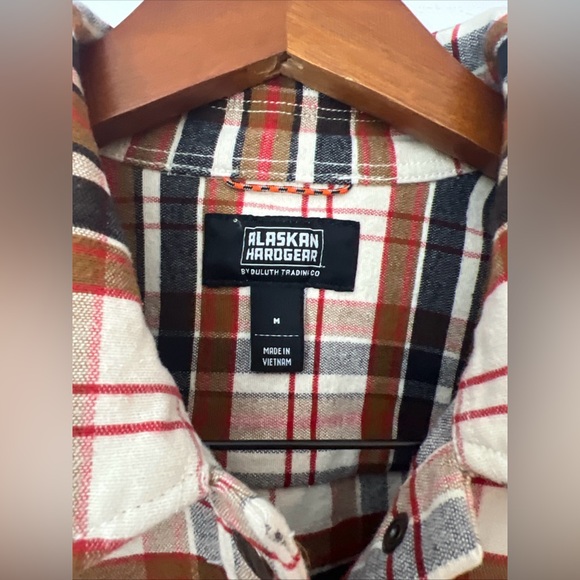 Men’s Alaskan Hardgear Snap Flannel Shirt Size MediumRed/White/Blue/Brown Plaid - Picture 5 of 6